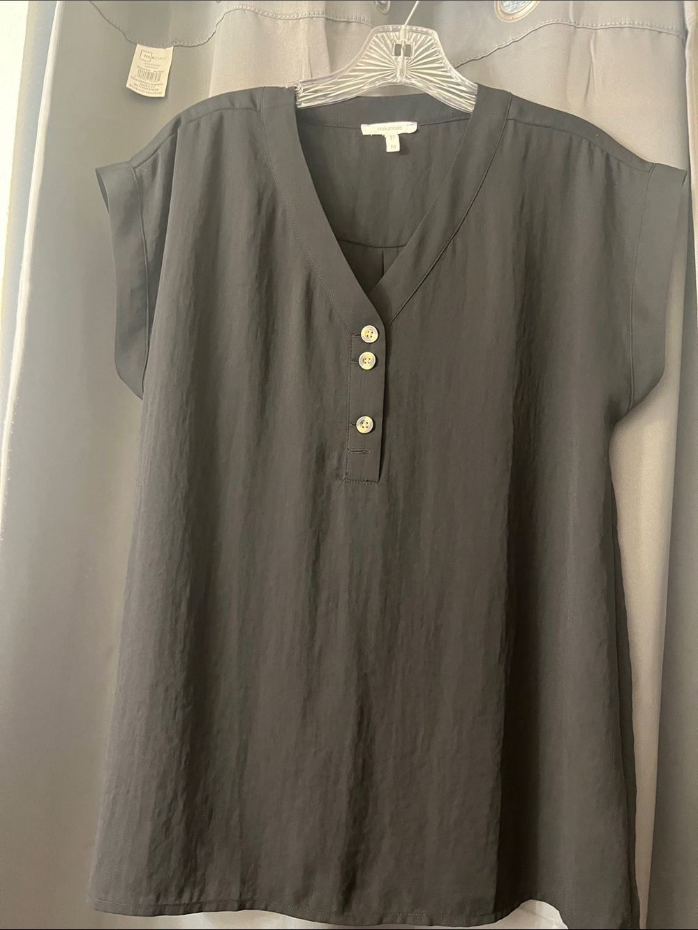 Maurice’s Black V-Neck Cap Sleeve Button Front Top